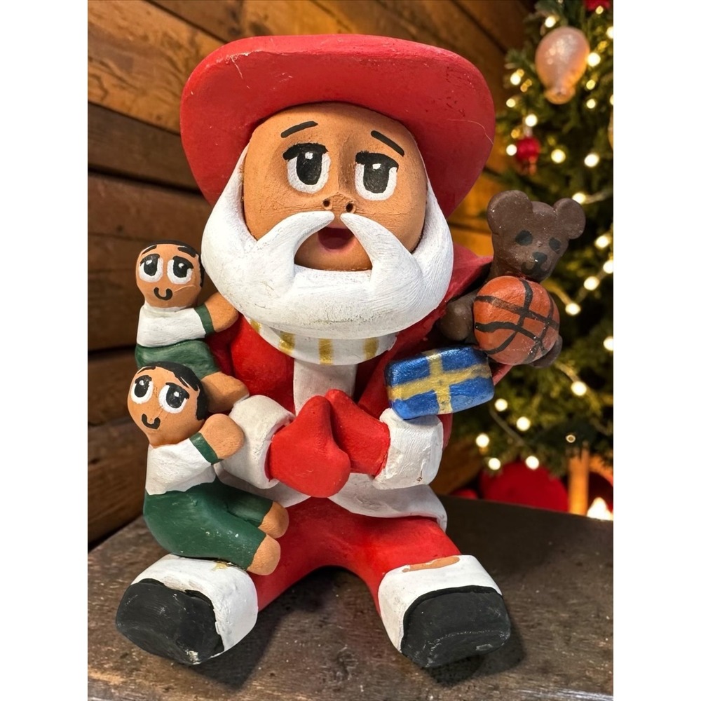 R.C. Ramey Storyteller Santa Pottery 2 Kids Red 2010 As-Is Missing Piece